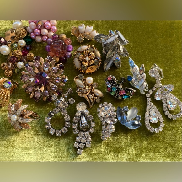 Parcel of Vintage Misfit Unmarked Marked Earrings Costume Jewelry Repair 27 - Picture 3 of 8